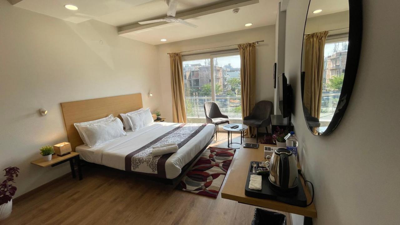 Saltstayz Express - Medicity Near Medanta Hospital Gurgaon Eksteriør bilde
